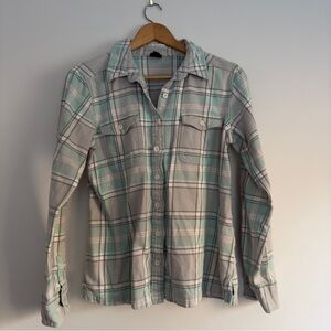 Patagonia mint green + gray plaid button down ton down shirt Size: 10